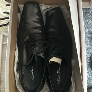 Hardly used Kenneth Cole NY men’s dress shoes great shape size 13